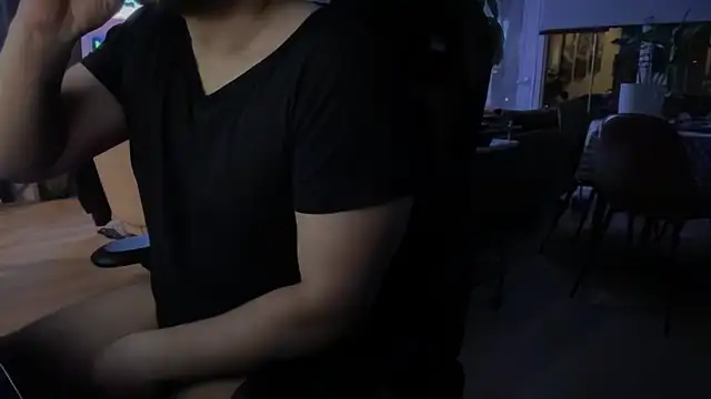 Snapshot of HungandThickLatin chatting on 03.19.25 HungandThickLatin online show from 03.19.25