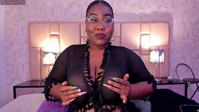 Darnellqueen online show from 02.14.25