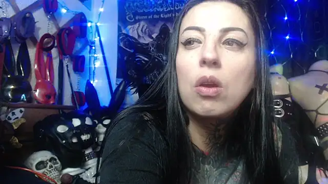 Snapshot of Astartexxx chatting on 10.13.25 Astartexxx online show from 10.13.25