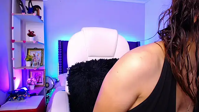 Snapshot of Miley_Walker1 chatting on 01.25.25 Miley Walker1 online show from 01.25.25