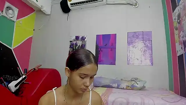 Snapshot of MarianaManzur chatting on 02.03.25 MarianaManzur online show from 02.03.25