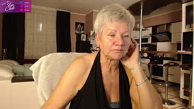 Snapshot of roxana_brooks chatting on 12.16.24 roxana brooks online show from 12.16.24