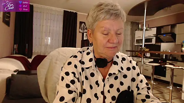 Snapshot of roxana_brooks chatting on 12.29.24 roxana brooks online show from 12.29.24