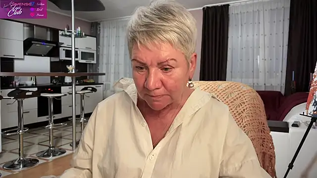 Snapshot of roxana_brooks chatting on 01.21.25 roxana brooks online show from 01.21.25