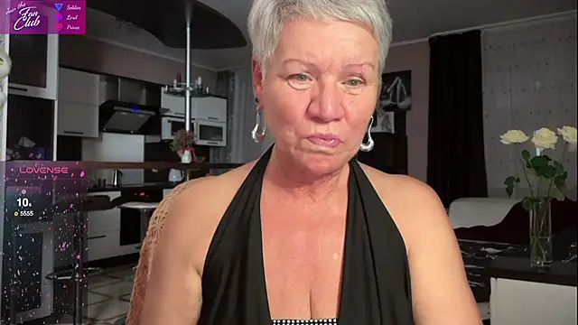 Snapshot of roxana_brooks chatting on 01.27.25 roxana brooks online show from 01.27.25