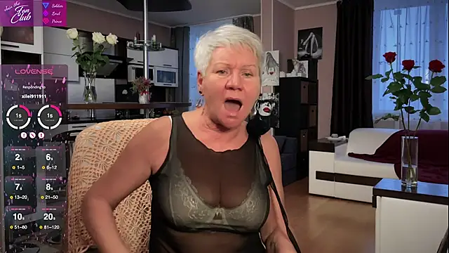 Snapshot of roxana_brooks chatting on 02.02.25 roxana brooks online show from 02.02.25