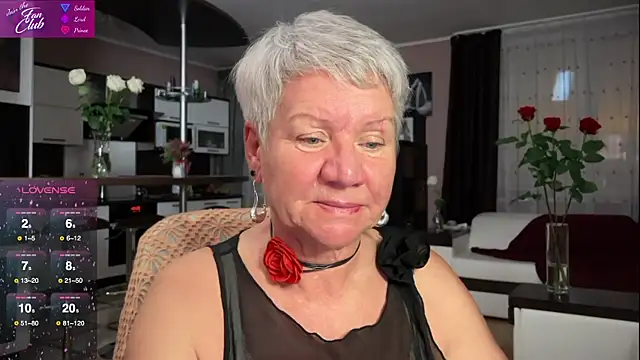 Snapshot of roxana_brooks chatting on 02.02.25 roxana brooks online show from 02.02.25