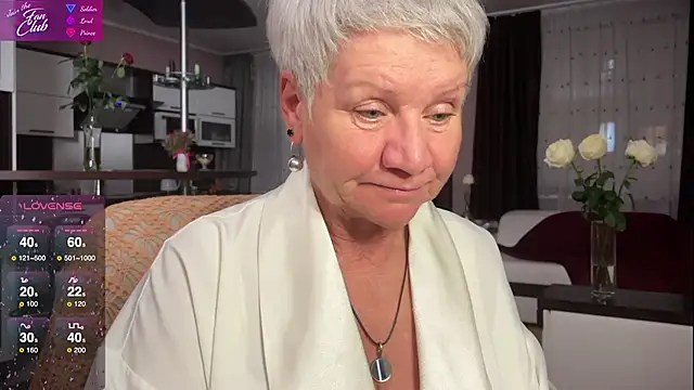 Snapshot of roxana_brooks chatting on 02.05.25 roxana brooks online show from 02.05.25
