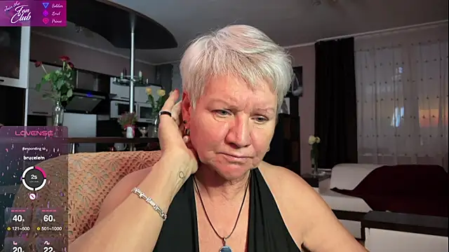 Snapshot of roxana_brooks chatting on 02.10.25 roxana brooks online show from 02.10.25