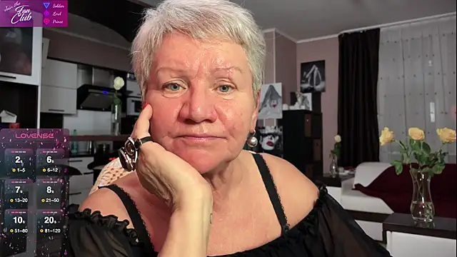 Snapshot of roxana_brooks chatting on 02.11.25 roxana brooks online show from 02.11.25
