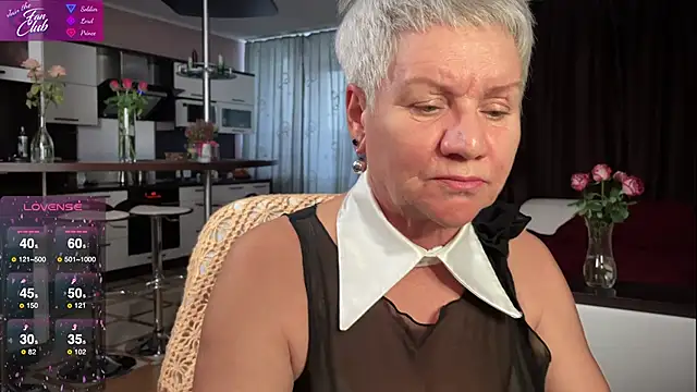 Snapshot of roxana_brooks chatting on 02.25.25 roxana brooks online show from 02.25.25