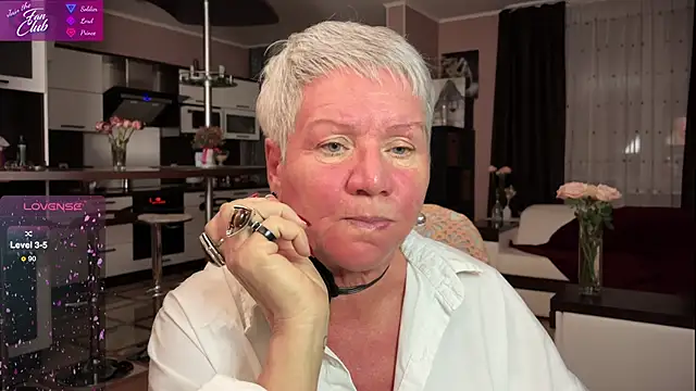 Snapshot of roxana_brooks chatting on 03.06.25 roxana brooks online show from 03.06.25