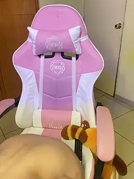 Snapshot of Lucygothic chatting on 01.13.25 Lucygothic online show from 01.13.25