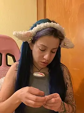 Snapshot of Lucygothic chatting on 01.23.25 Lucygothic online show from 01.23.25