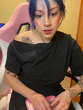 Snapshot of Lucygothic chatting on 03.07.25 Lucygothic online show from 03.07.25