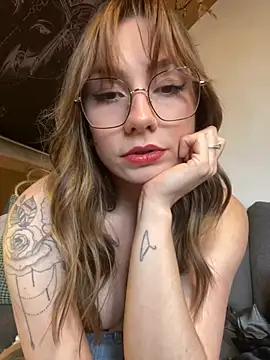 Snapshot of TalullaX chatting on 03.11.25 TalullaX online show from 03.11.25