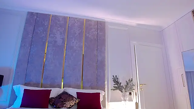 MilaDYstarlight online show from 01.07.25