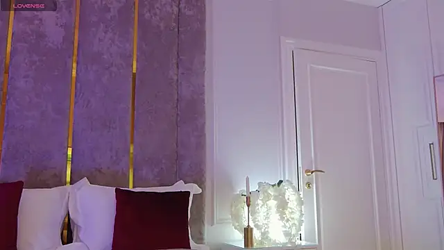 MilaDYstarlight online show from 03.22.25