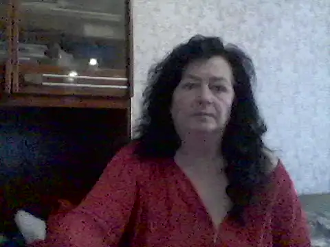 Snapshot of GypsiQueen2 chatting on 03.01.25 GypsiQueen2 online show from 03.01.25