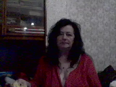 Snapshot of GypsiQueen2 chatting on 03.01.25 GypsiQueen2 online show from 03.01.25