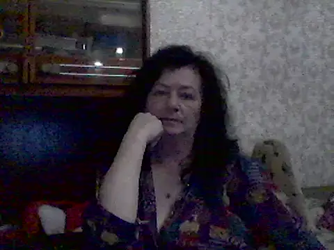 Snapshot of GypsiQueen2 chatting on 03.05.25 GypsiQueen2 online show from 03.05.25