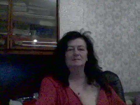 Snapshot of GypsiQueen2 chatting on 03.08.25 GypsiQueen2 online show from 03.08.25
