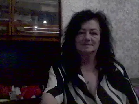 Snapshot of GypsiQueen2 chatting on 03.09.25 GypsiQueen2 online show from 03.09.25