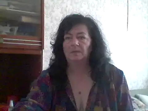 Snapshot of GypsiQueen2 chatting on 03.14.25 GypsiQueen2 online show from 03.14.25