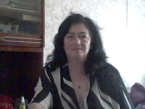 Snapshot of GypsiQueen2 chatting on 03.18.25 GypsiQueen2 online show from 03.18.25