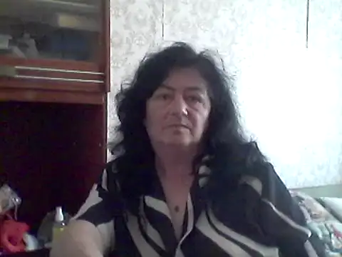 Snapshot of GypsiQueen2 chatting on 03.19.25 GypsiQueen2 online show from 03.19.25