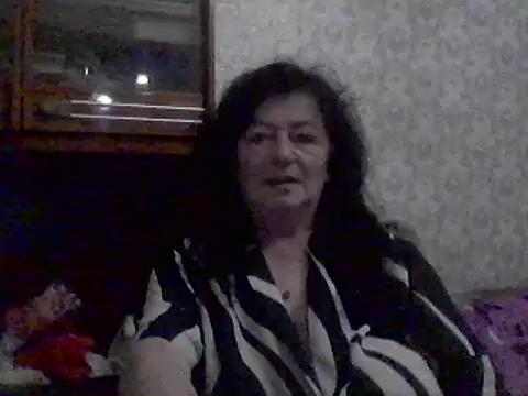 Snapshot of GypsiQueen2 chatting on 03.19.25 GypsiQueen2 online show from 03.19.25