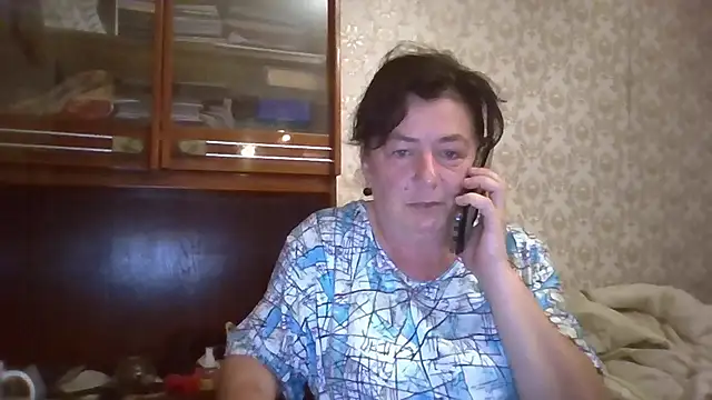 Snapshot of GypsiQueen2 chatting on 09.08.25 GypsiQueen2 online show from 09.08.25