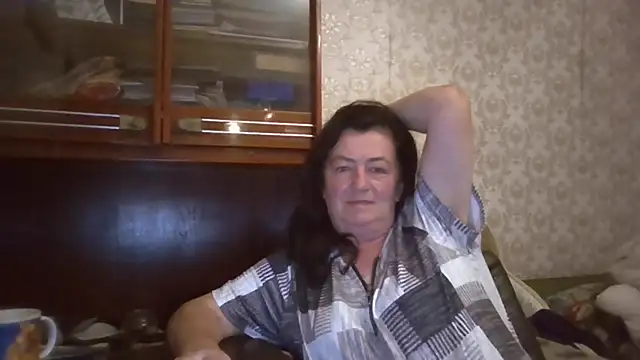 Snapshot of GypsiQueen2 chatting on 09.12.25 GypsiQueen2 online show from 09.12.25