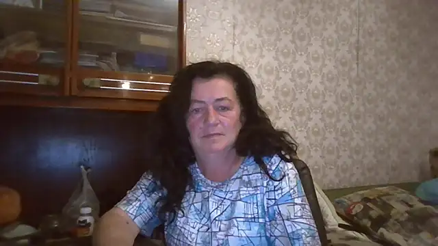 Snapshot of GypsiQueen2 chatting on 09.15.25 GypsiQueen2 online show from 09.15.25