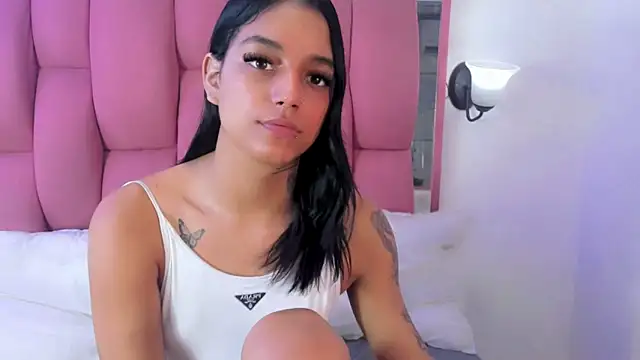 Snapshot of XXVIOLETTAXX chatting on 12.19.24 XXVIOLETTAXX online show from 12.19.24