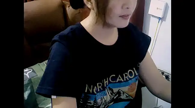 Snapshot of makemefallin chatting on 03.12.25 makemefallin online show from 03.12.25