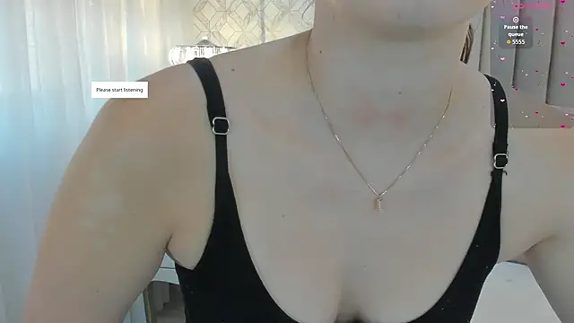 Snapshot of Pia_Johnson_ chatting on 10.24.25 Pia Johnson online show from 10.24.25