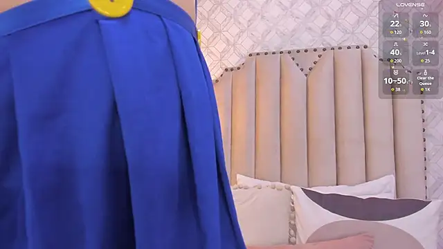 Snapshot of Pia_Johnson_ chatting on 11.22.25 Pia Johnson online show from 11.22.25