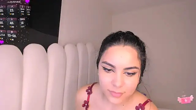 Snapshot of nahla_jameel chatting on 12.11.24 nahla jameel online show from 12.11.24