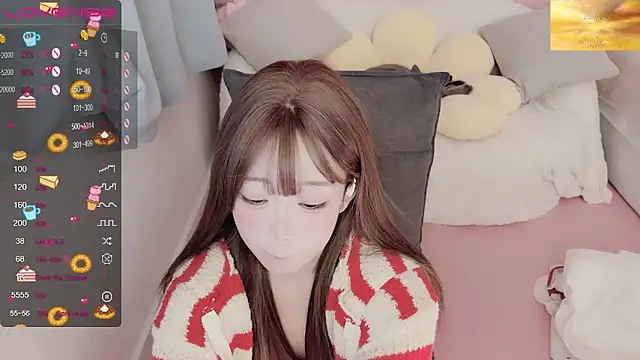 Snapshot of TUTU-new chatting on 12.21.24 TUTU-new online show from 12.21.24