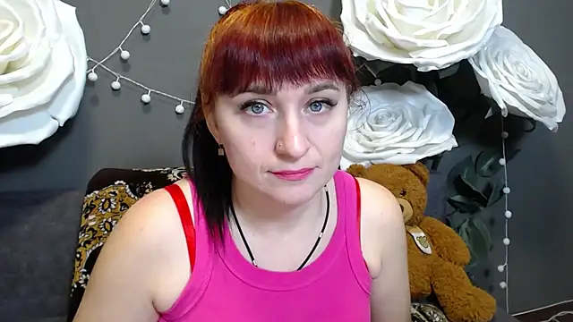 Snapshot of NinaFlawlees chatting on 11.11.25 NinaFlawlees online show from 11.11.25