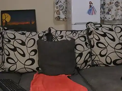 Snapshot of DollyPerryXX chatting on 02.01.25 DollyPerryXX online show from 02.01.25