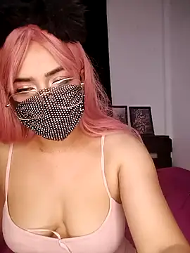 Snapshot of Bayan-Queen chatting on 09.20.25 Bayan-Queen online show from 09.20.25