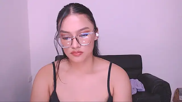 Snapshot of 1eve_rox chatting on 01.25.25 1eve rox online show from 01.25.25