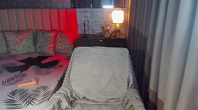 Miss Amandaversace online show from 12.19.24