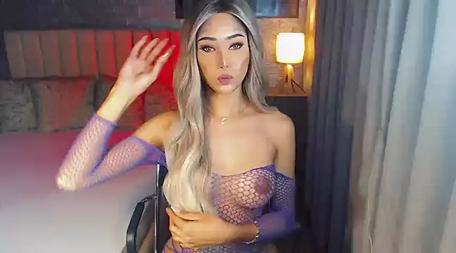 Miss Amandaversace online show from 02.23.25