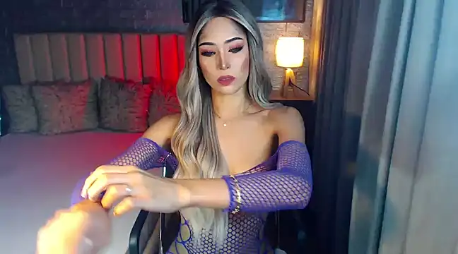 Miss Amandaversace online show from 02.26.25