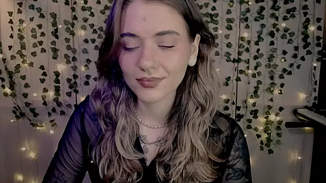 Snapshot of risha_laas chatting on 02.01.25 risha laas online show from 02.01.25