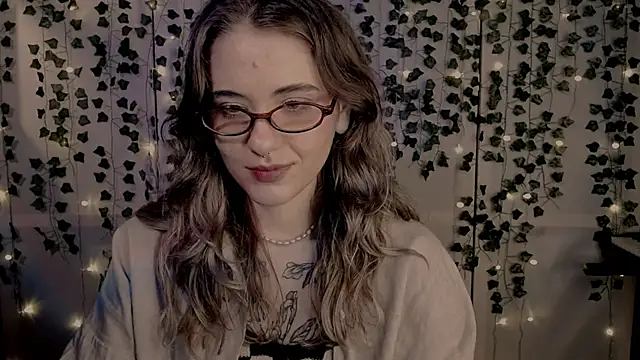 Snapshot of risha_laas chatting on 02.08.25 risha laas online show from 02.08.25