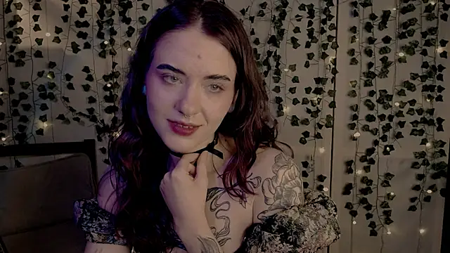 Snapshot of risha_laas chatting on 03.22.25 risha laas online show from 03.22.25